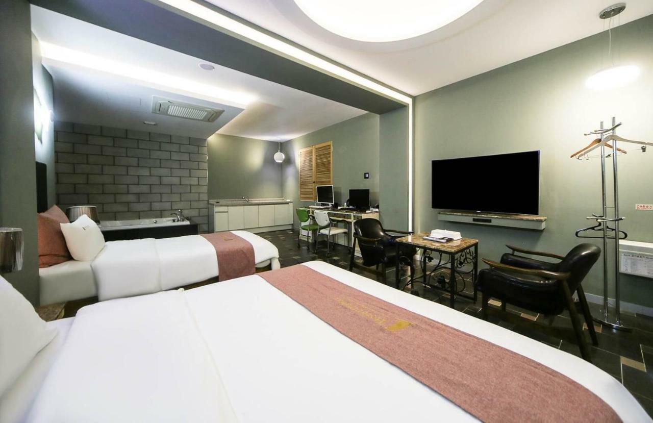 Dubai Hotel Чхонджу Экстерьер фото